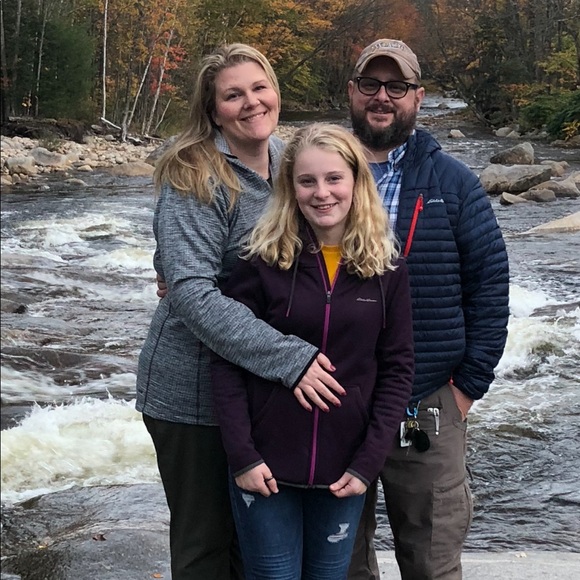 Meet your Posher, Jennifer - Picture 2 of 2